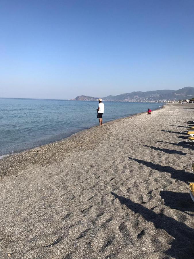 Empire Residence Alanya/Mahmutlar 50M От Моря Bagian luar foto